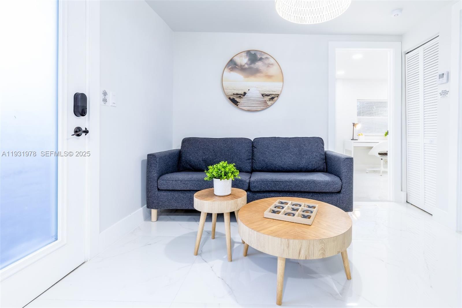   /  1160 кв.футов $ 2025-12-17 0 Фото