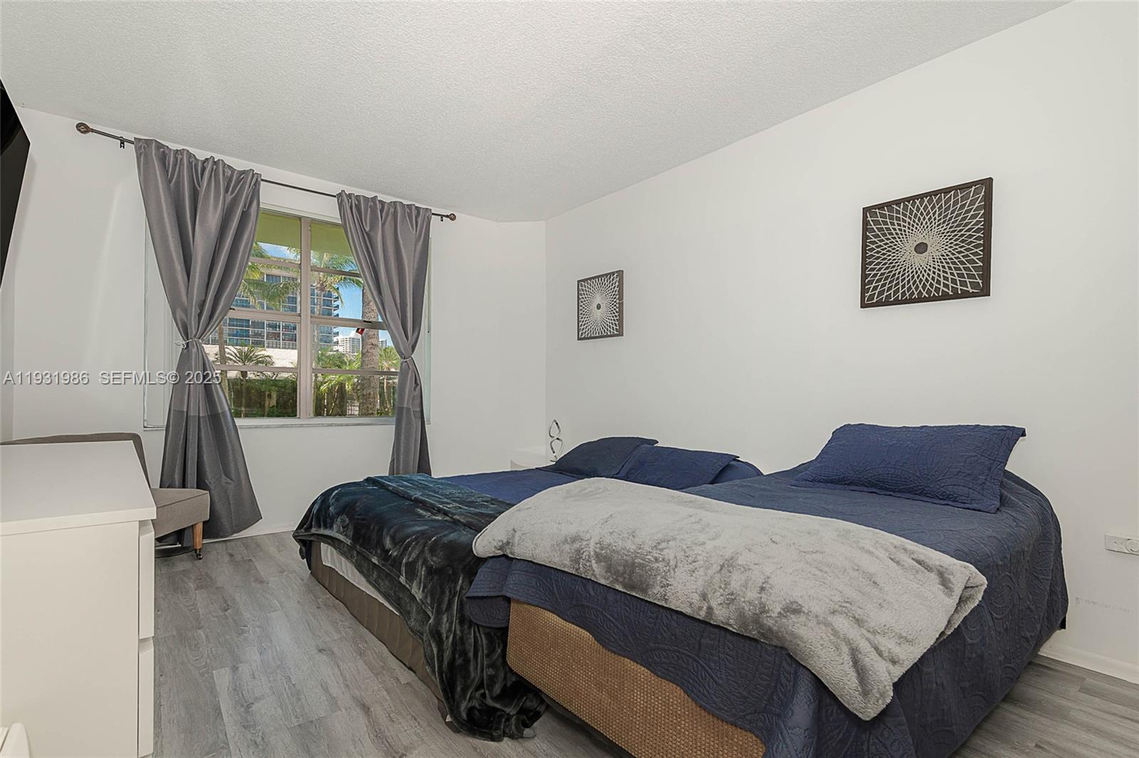 MR 2 / 2 1275 sq. ft. $ 2025-12-17 0 Photo