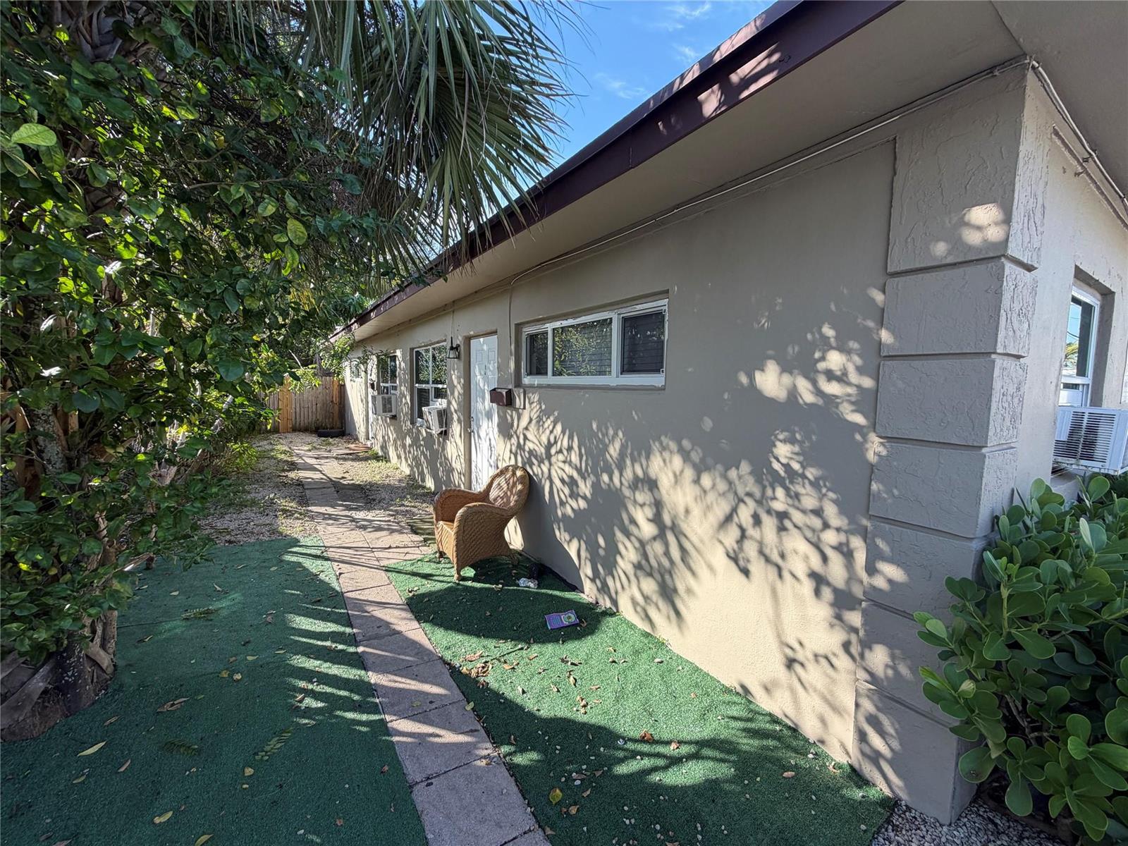 1-2  / 0 1071 sq. ft. $ 2026-05-12 0 foto