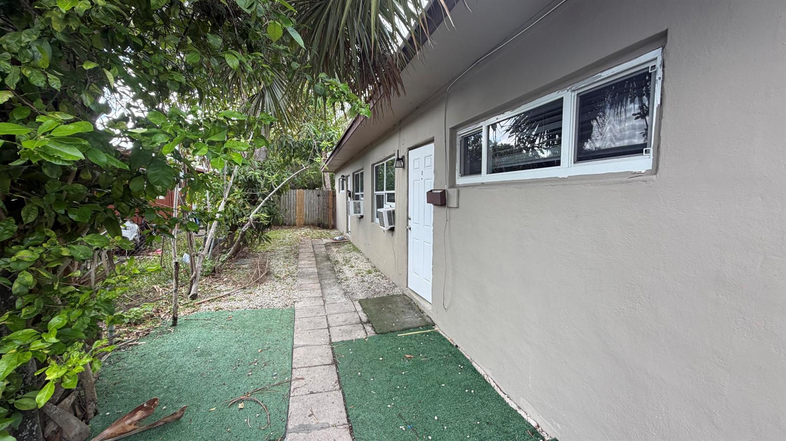 1-2  / 0 1071 sq. ft. $ 2026-05-12 0 foto