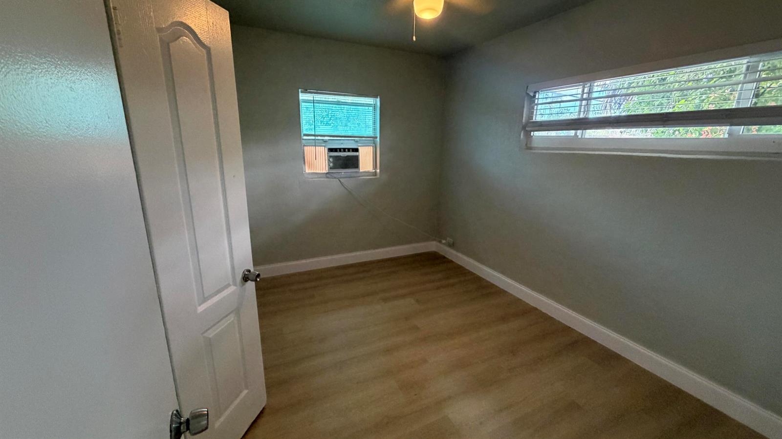 1-2  / 0 1071 sq. ft. $ 2026-05-12 0 foto