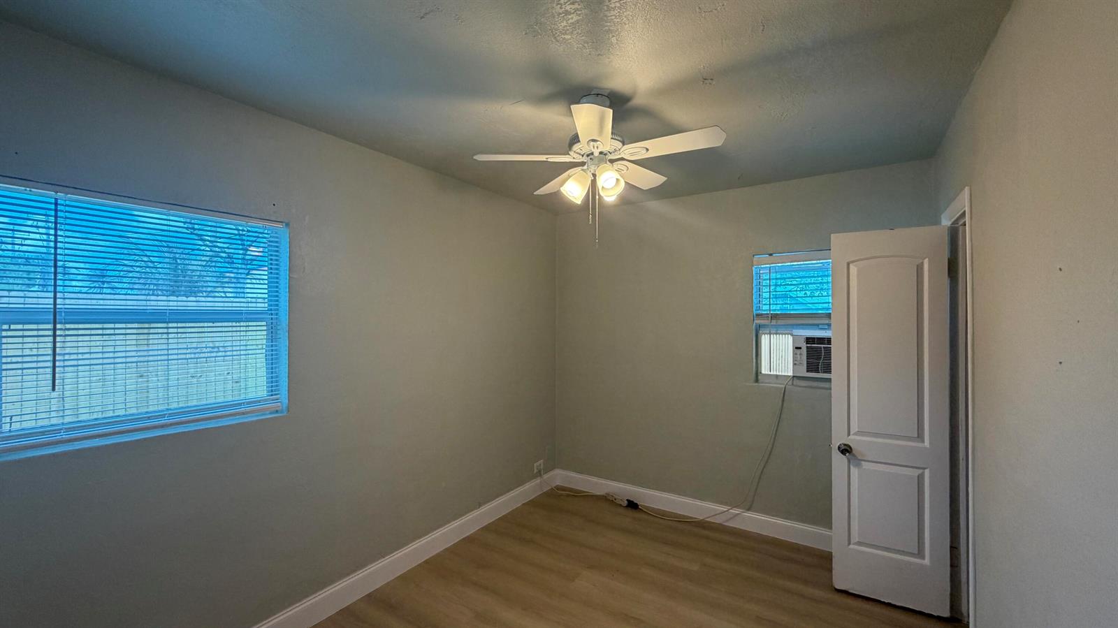 1-2  / 0 1071 sq. ft. $ 2026-05-12 0 foto