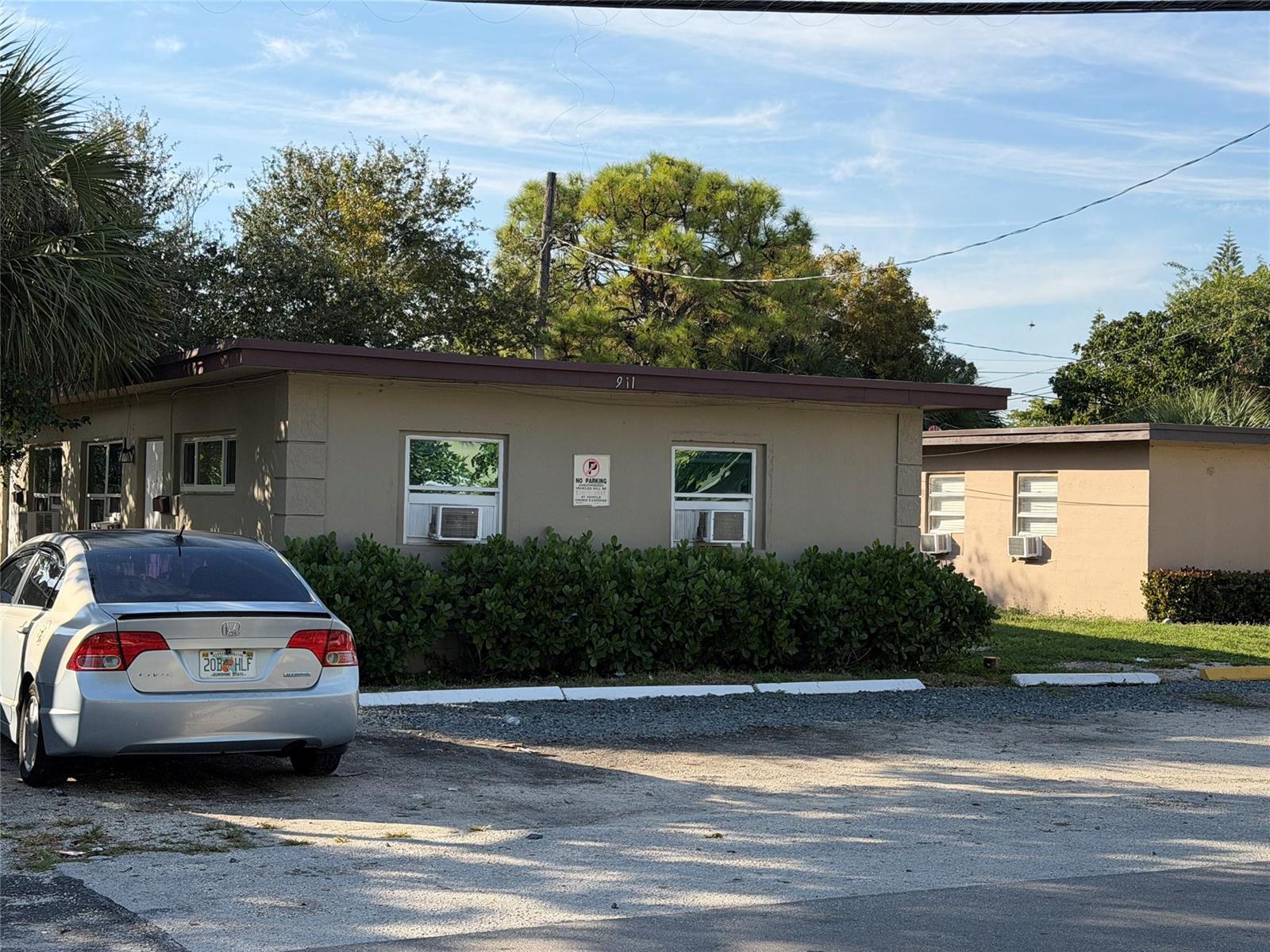 1-2  / 0 1071 sq. ft. $ 2026-05-12 0 foto