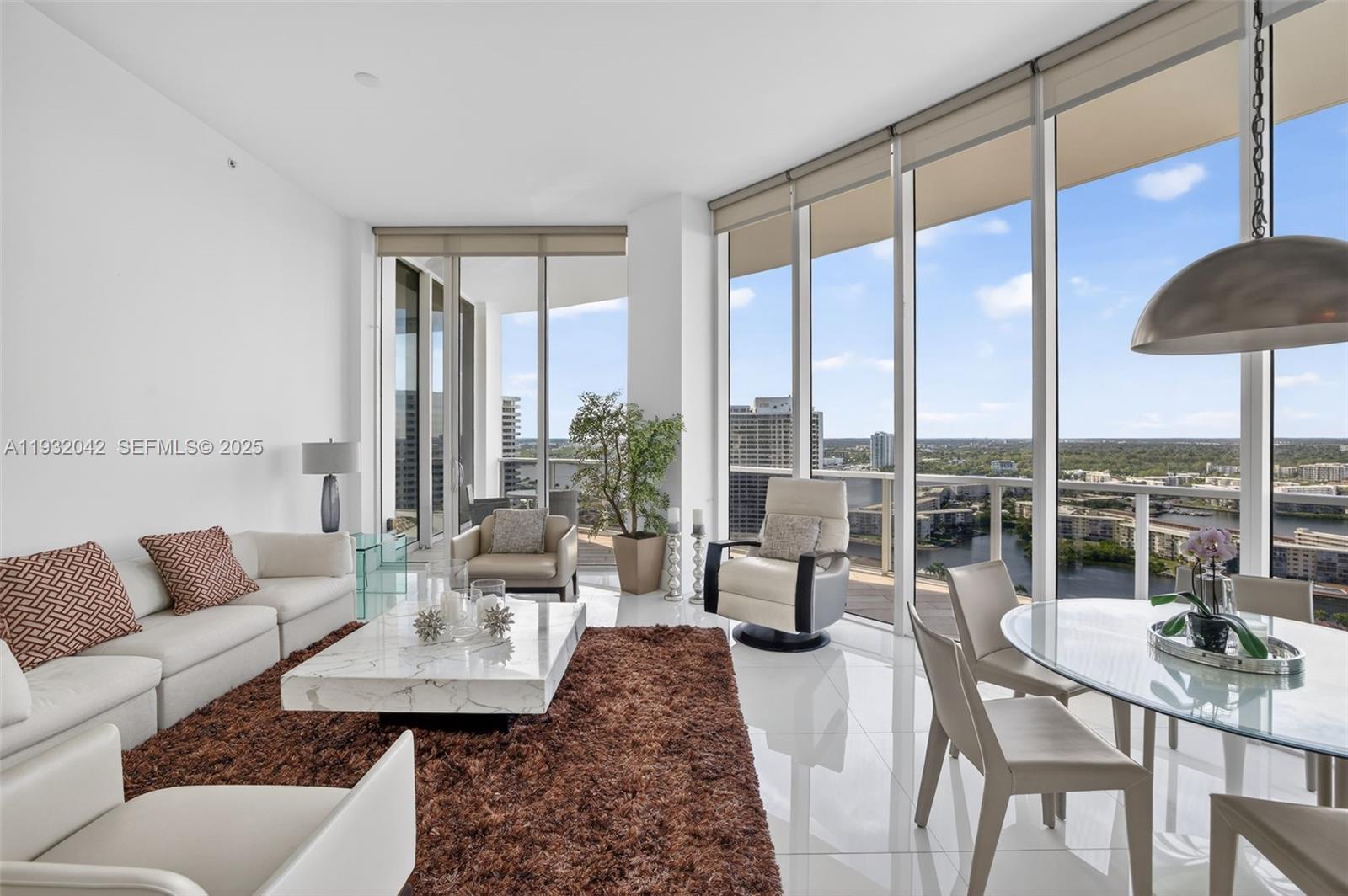 2303 3 / 3 2235 кв.футов $ 2025-12-17 0 Фото