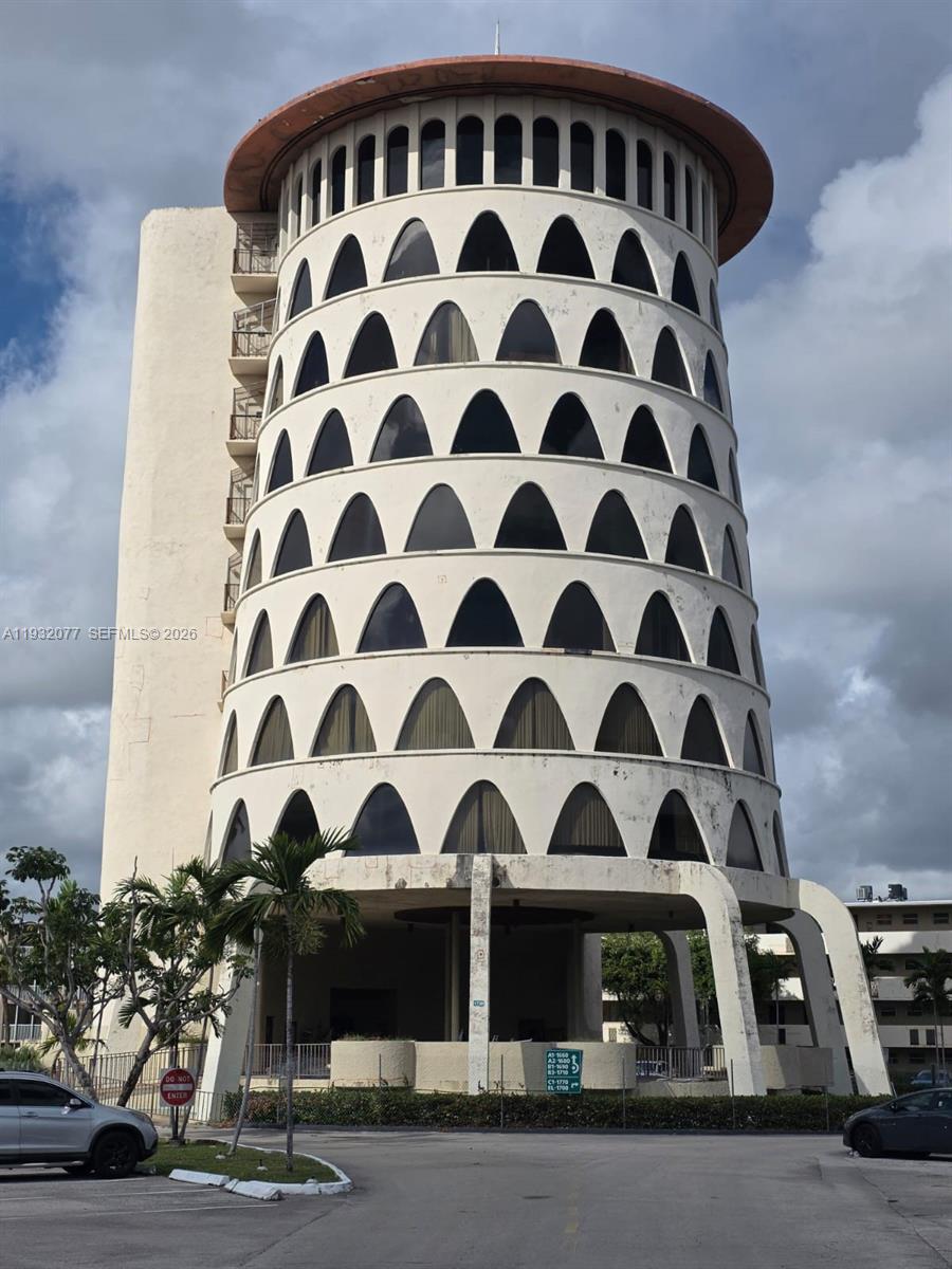 See details 209-3 2 / 2 1315 sq. ft. $ 2025-12-17 0 Photo