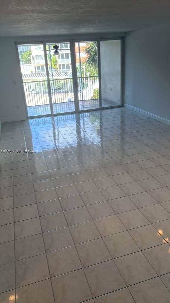 See details 209-3 2 / 2 1315 sq. ft. $ 2025-12-17 0 Photo