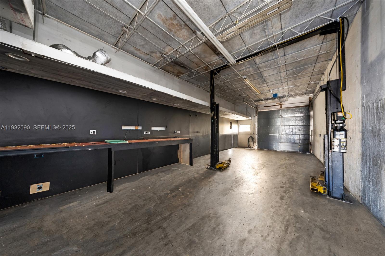   /   sq. ft. $ 2025-12-17 0 Photo