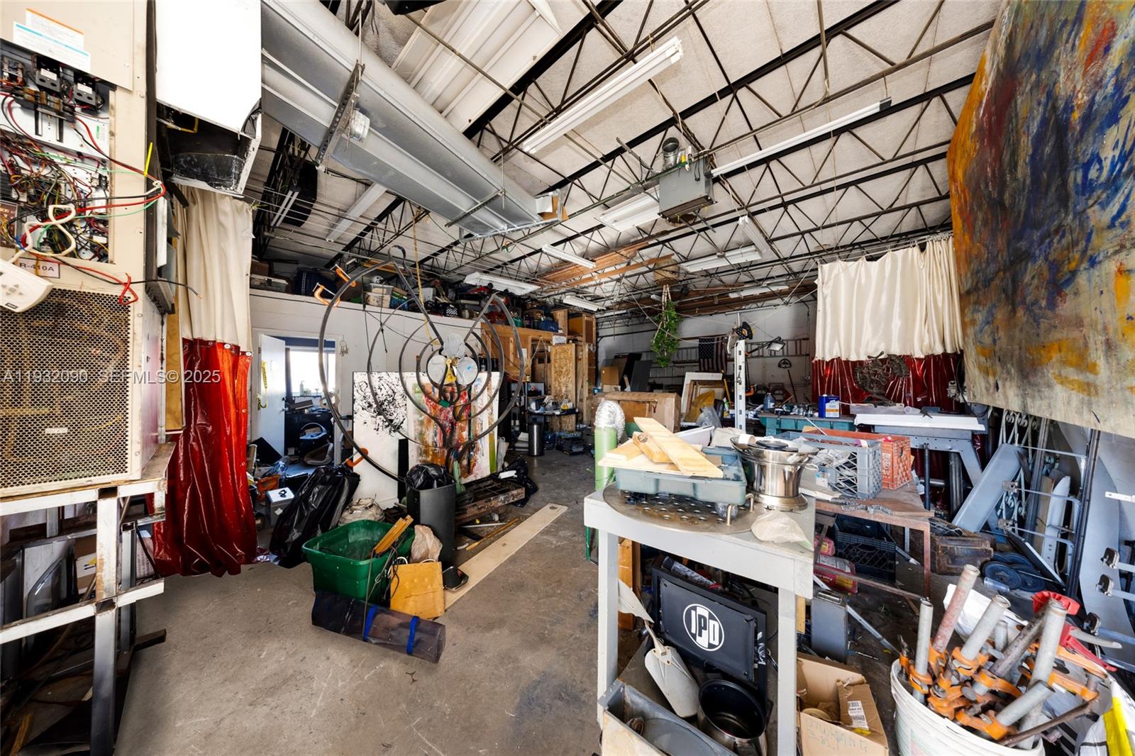   /   sq. ft. $ 2025-12-17 0 Photo