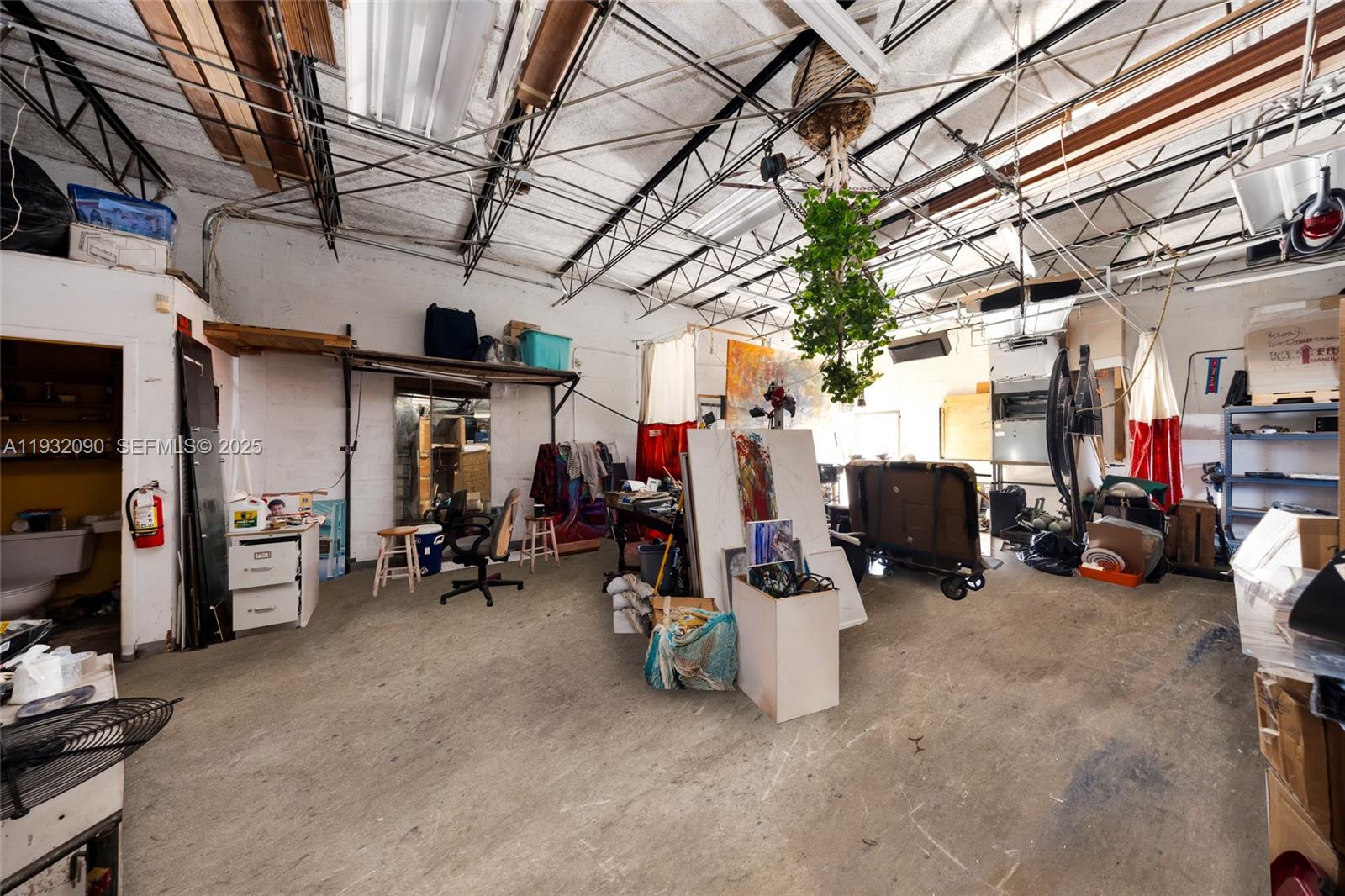   /   sq. ft. $ 2025-12-17 0 Photo