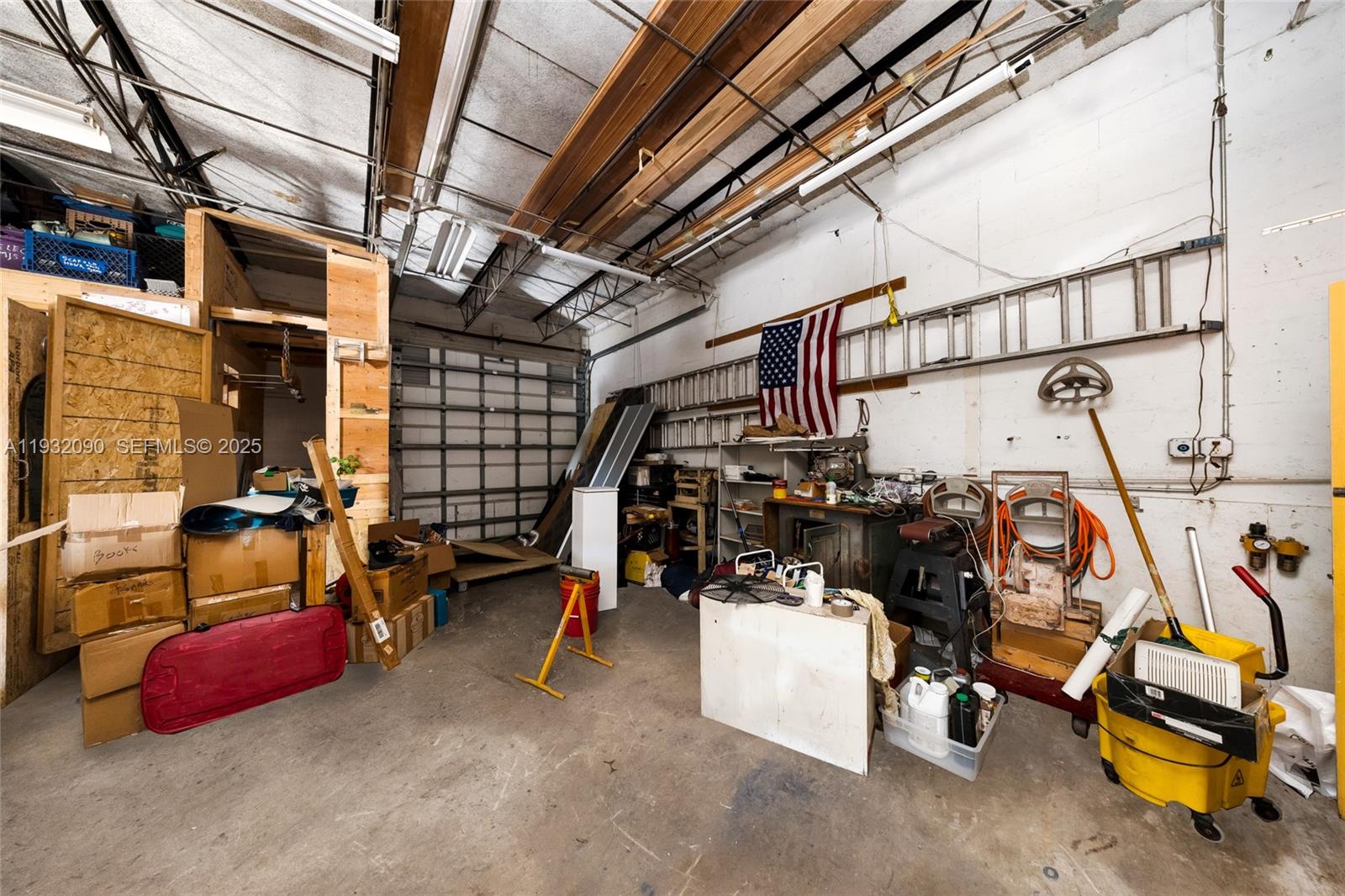   /   sq. ft. $ 2025-12-17 0 Photo