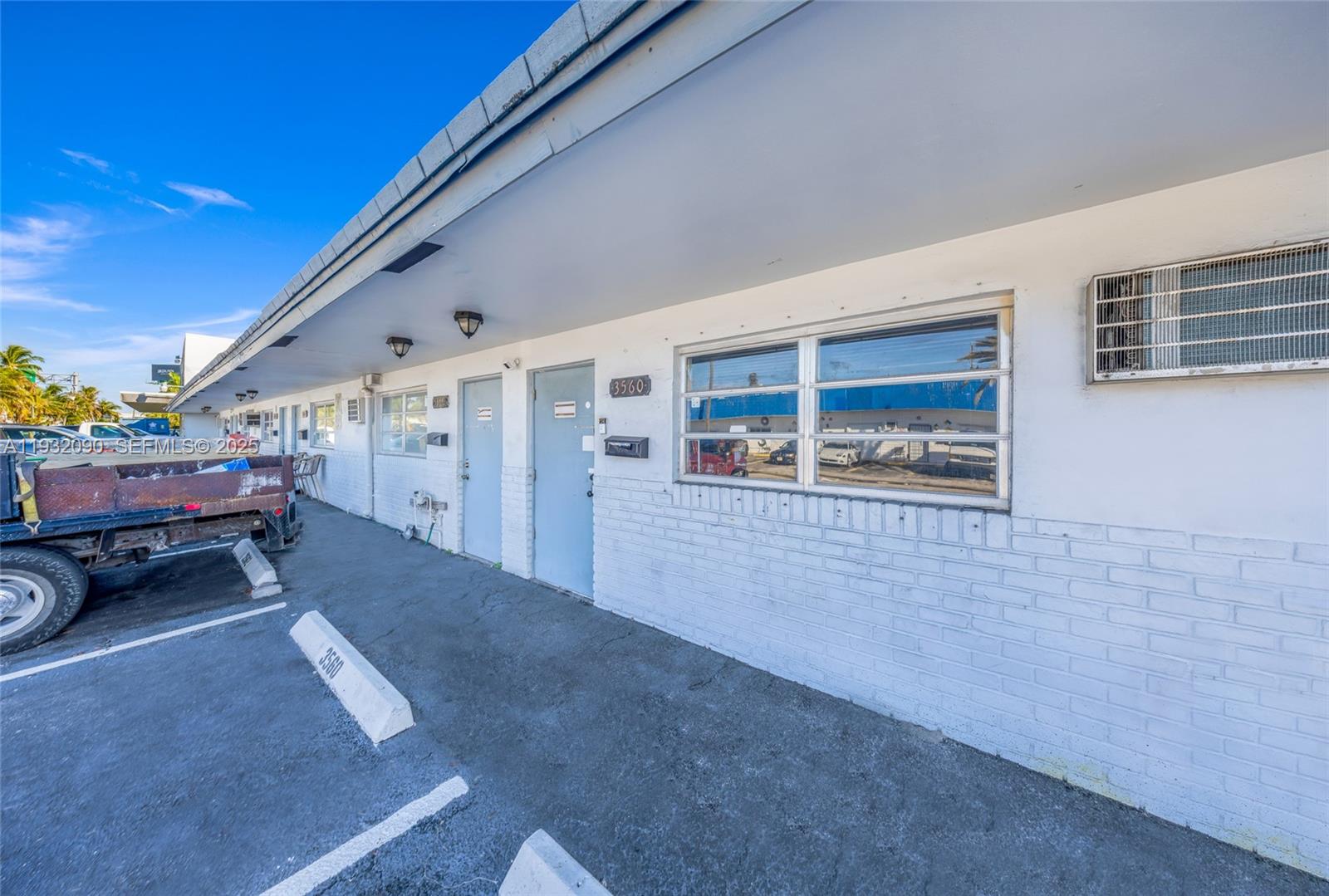   /   sq. ft. $ 2025-12-17 0 Photo