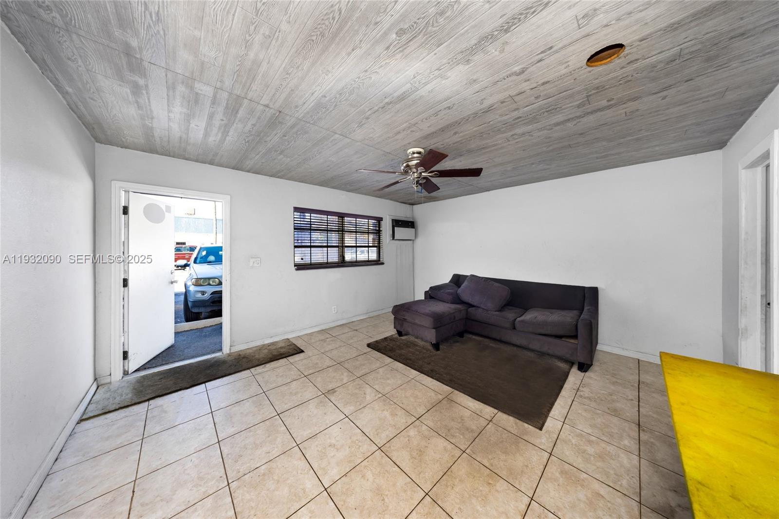   /   sq. ft. $ 2025-12-17 0 Photo