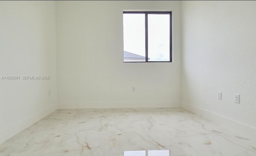 5012 3 / 3 1571 кв.футов $ 2025-12-17 0 Фото