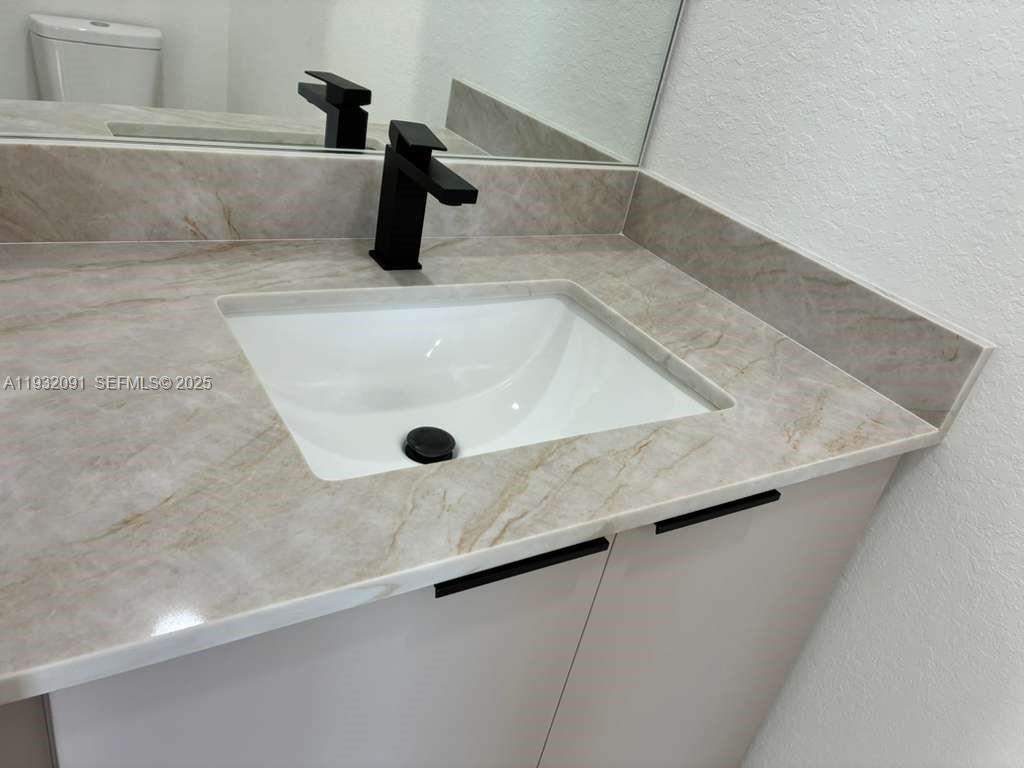 5012 3 / 3 1571 кв.футов $ 2025-12-17 0 Фото