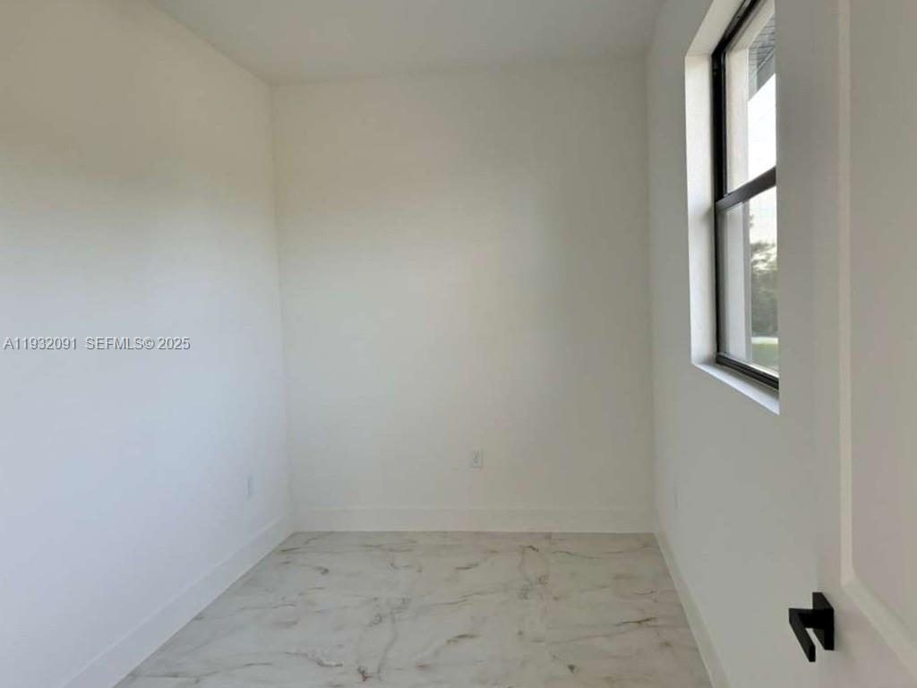 5012 3 / 3 1571 кв.футов $ 2025-12-17 0 Фото