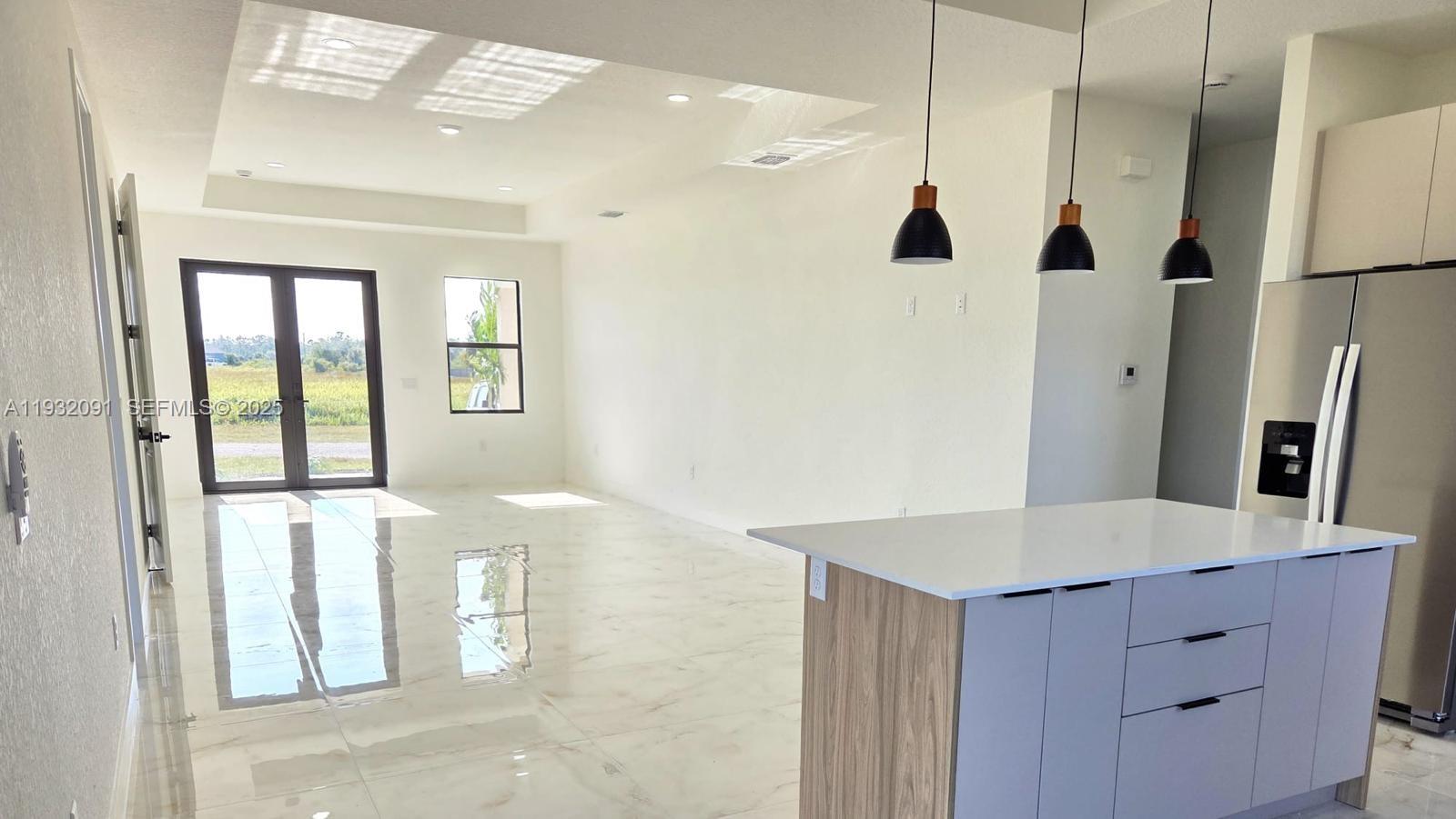 5012 3 / 3 1571 кв.футов $ 2025-12-17 0 Фото