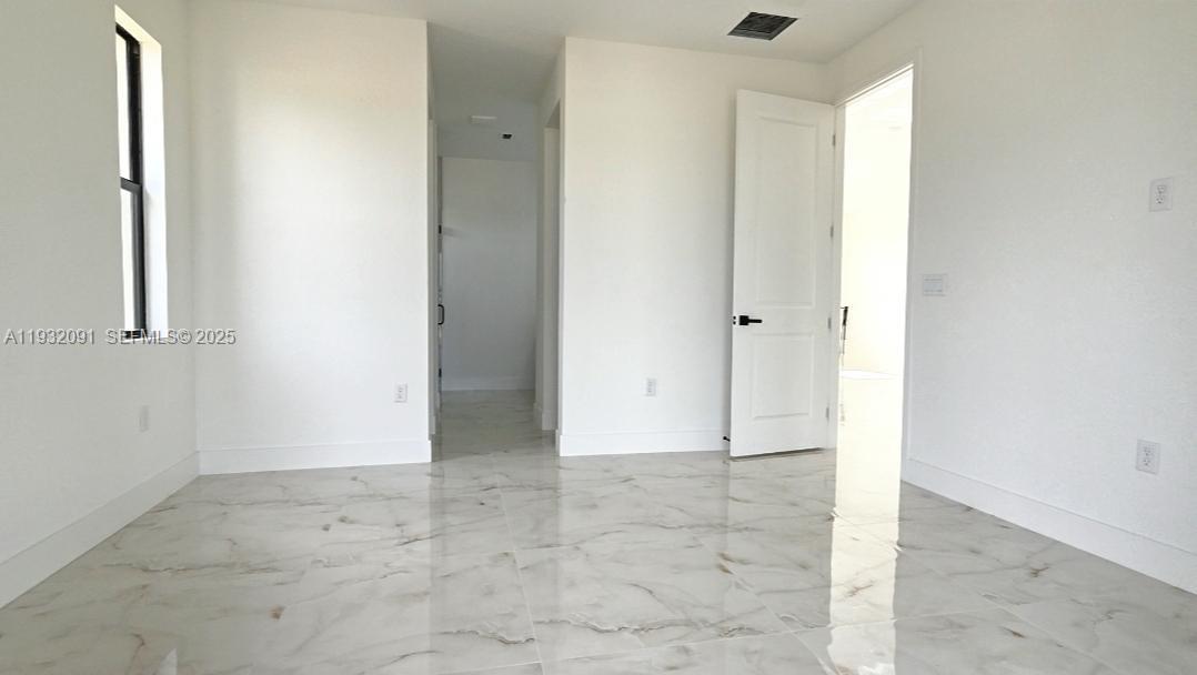 5012 3 / 3 1571 кв.футов $ 2025-12-17 0 Фото