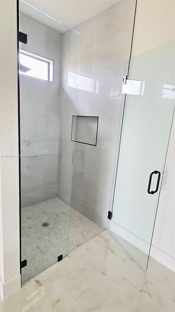 5012 3 / 3 1571 кв.футов $ 2025-12-17 0 Фото