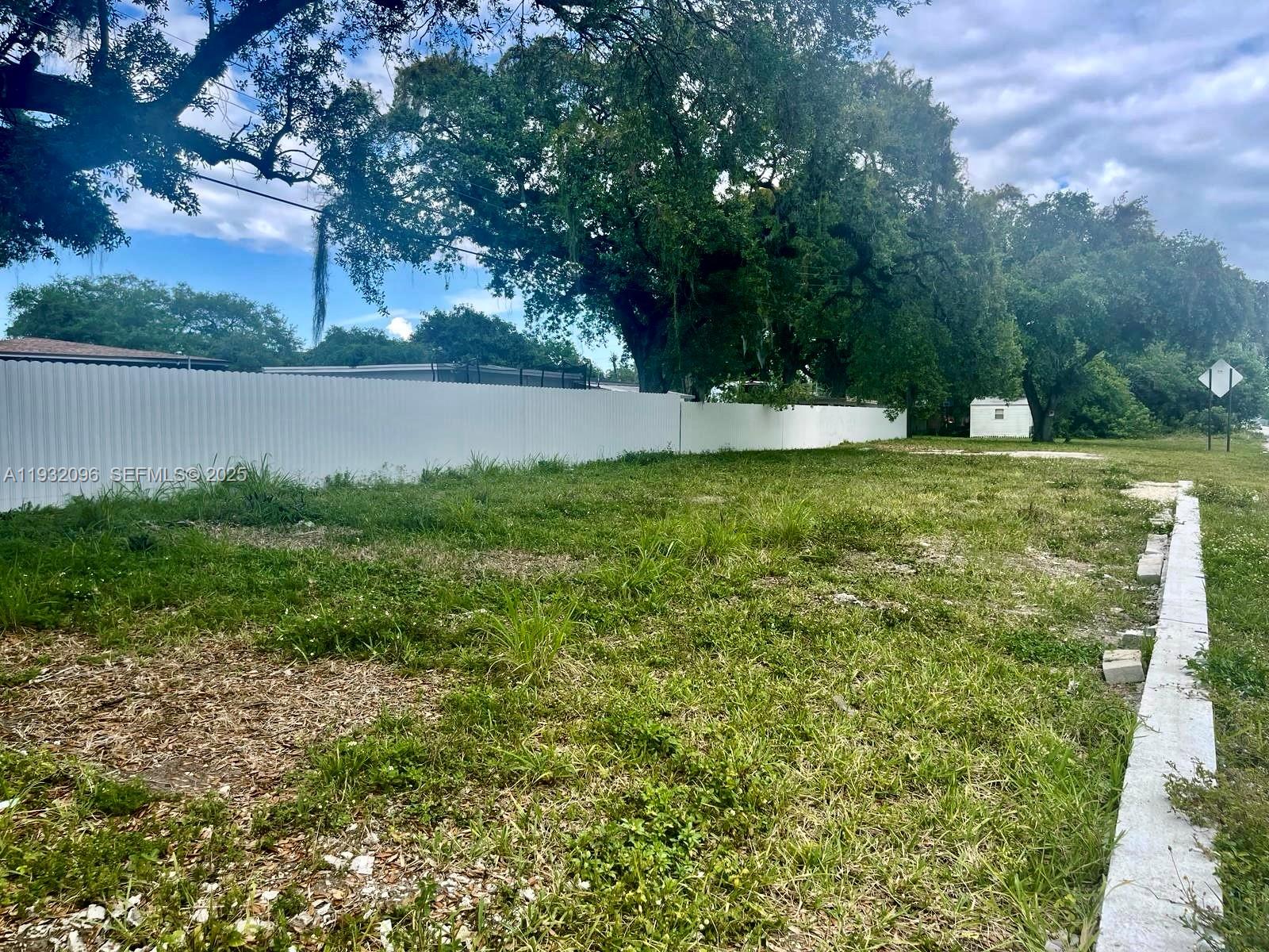   /   sq. ft. $ 2025-12-17 0 Photo