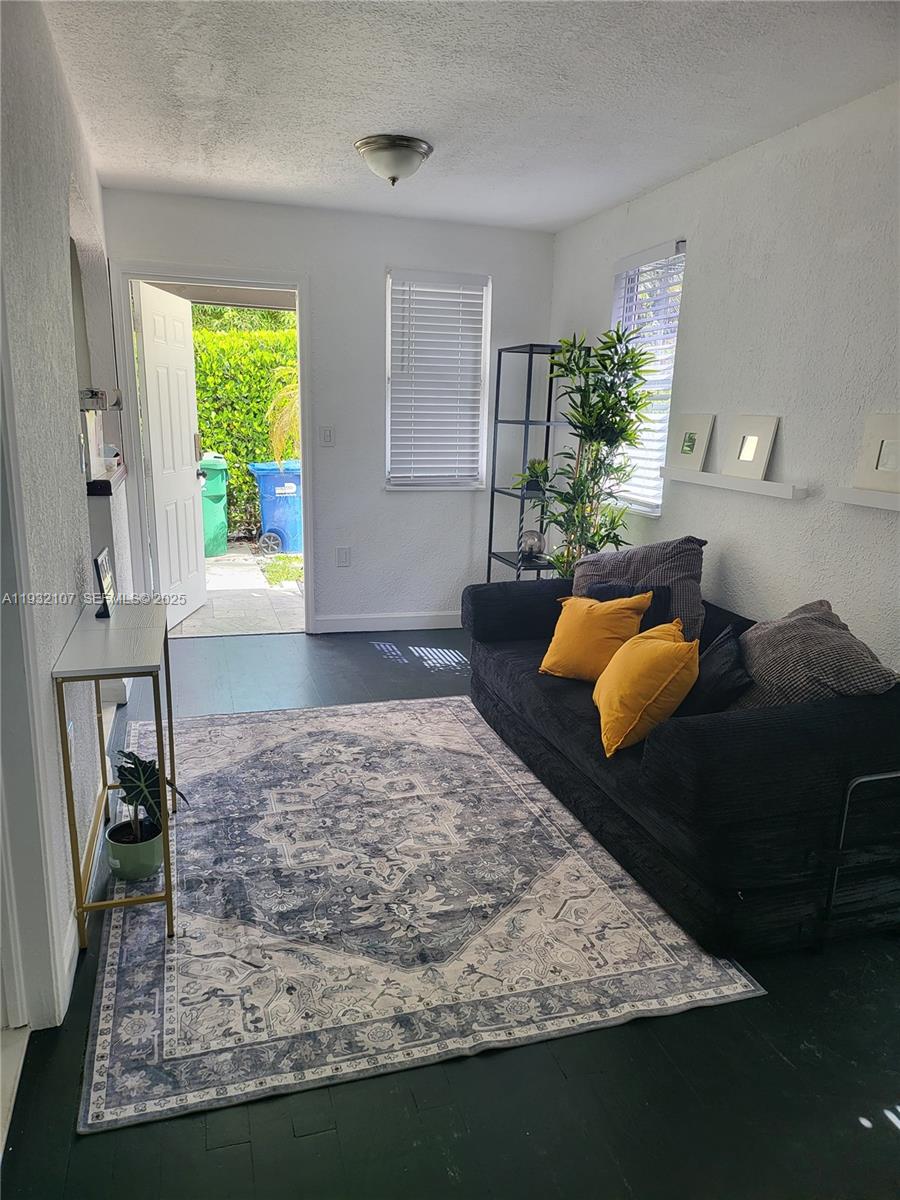   /  1335 sq. ft. $ 2025-12-17 0 Photo