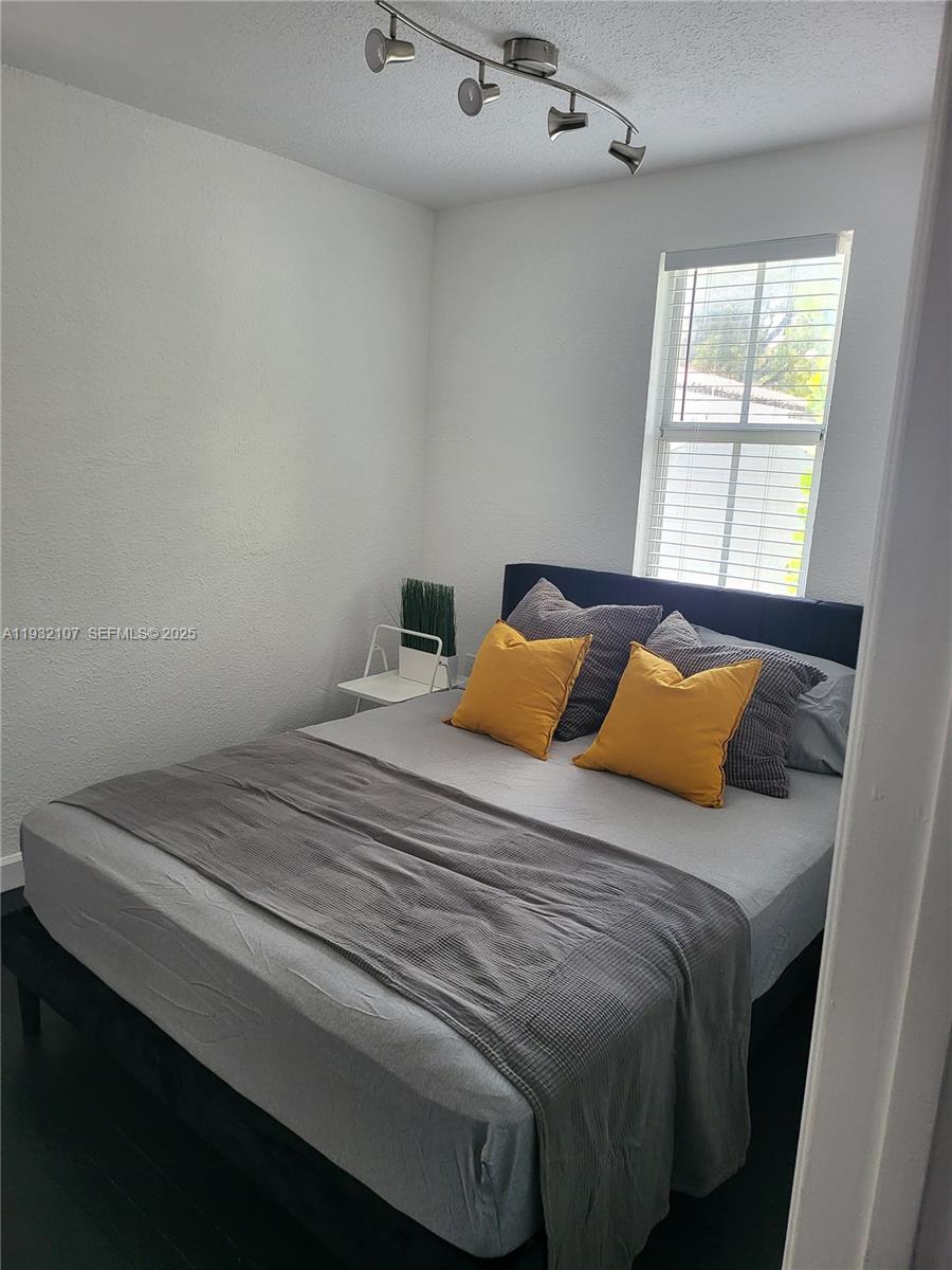   /  1335 sq. ft. $ 2025-12-17 0 Photo