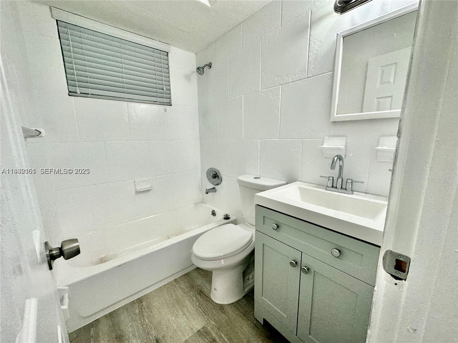   /  1500 sq. ft. $ 2025-12-17 0 Photo