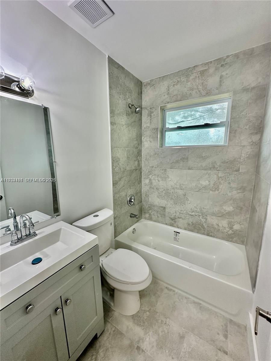   /  1500 sq. ft. $ 2025-12-17 0 Photo