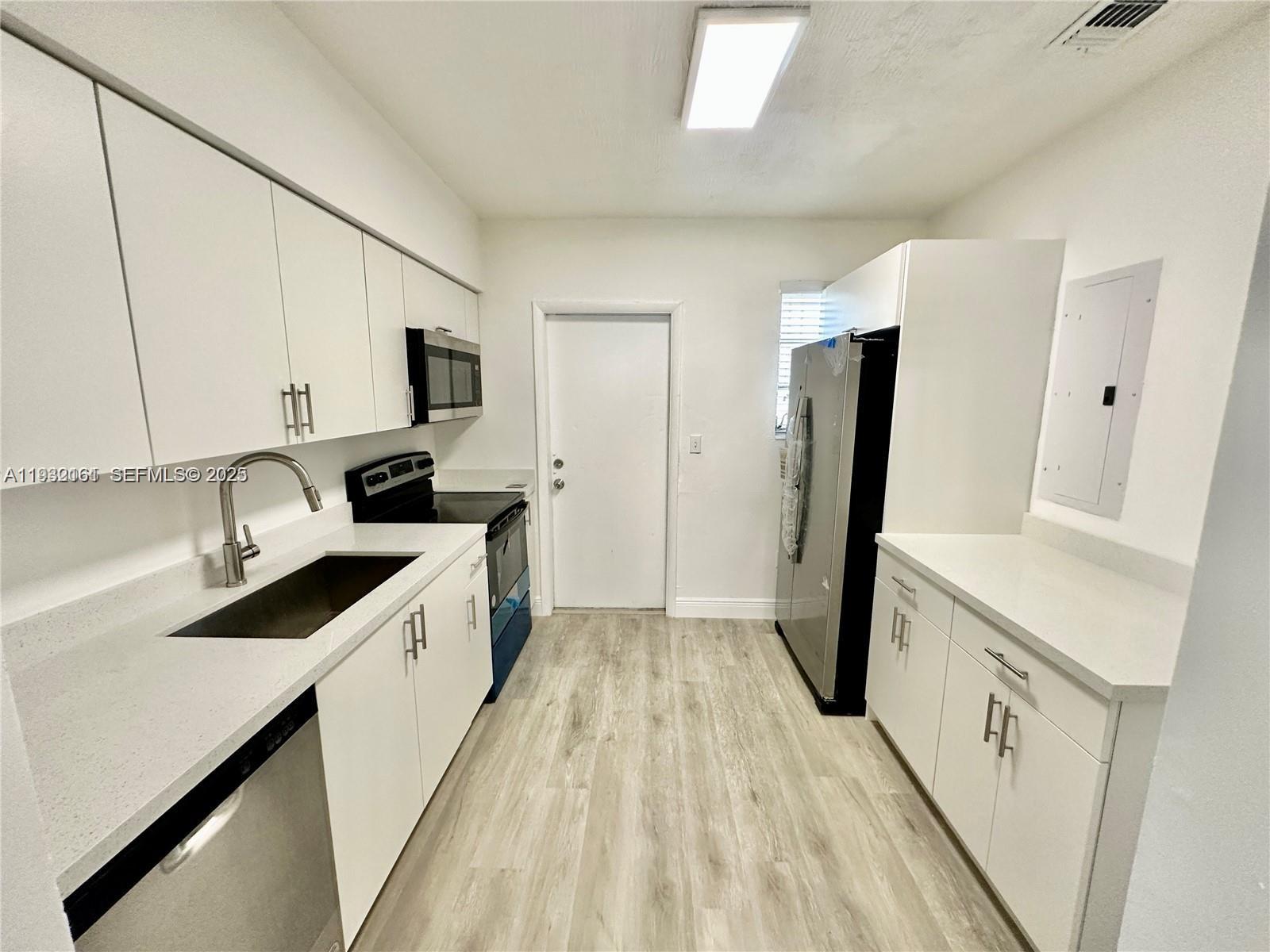   /  1500 sq. ft. $ 2025-12-17 0 Photo