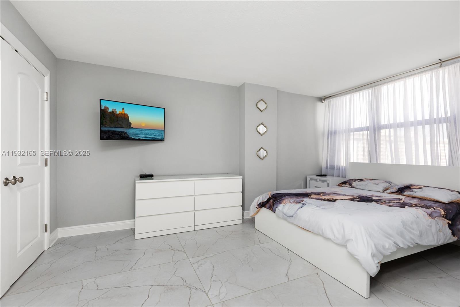 Photo of 2401 Ocean Dr  #1204, Hollywood, Florida, 33019 - 