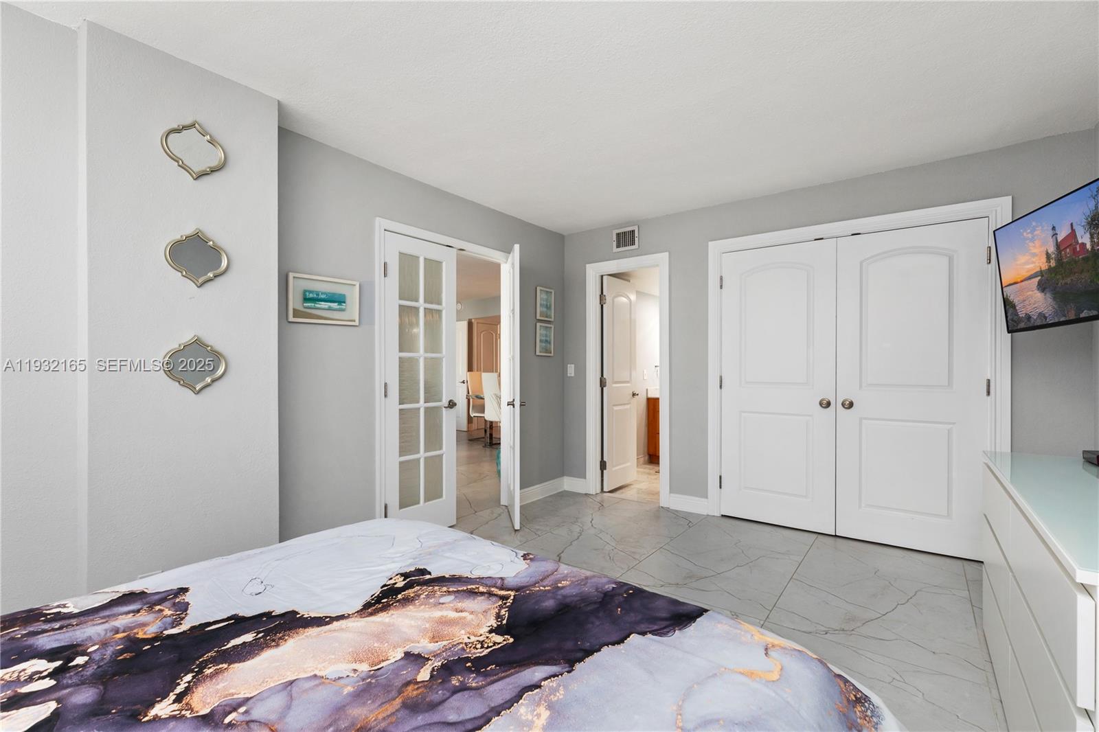 Photo of 2401 Ocean Dr  #1204, Hollywood, Florida, 33019 - 