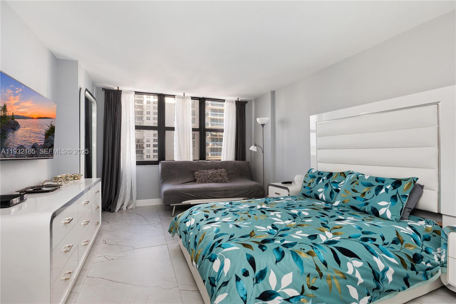 Photo of 2401 Ocean Dr  #1204, Hollywood, Florida, 33019 - 