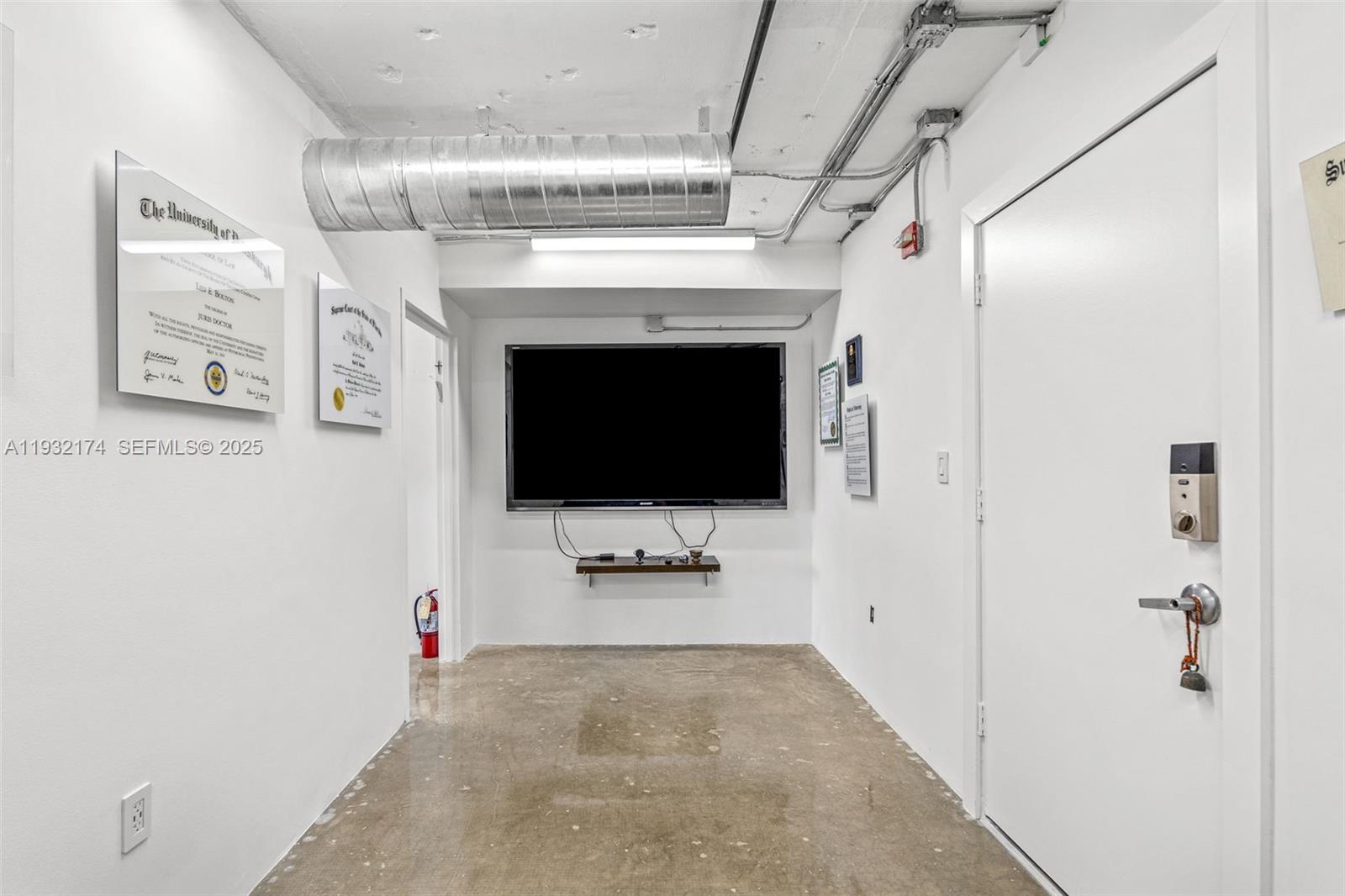 Подробнее OFFICE CU-7/216 / кв.футов $ 2025-12-17 0 Фото