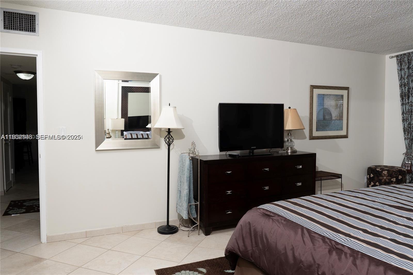 Photo of 3725 Ocean Dr  #508, Hollywood, Florida, 33019 - 