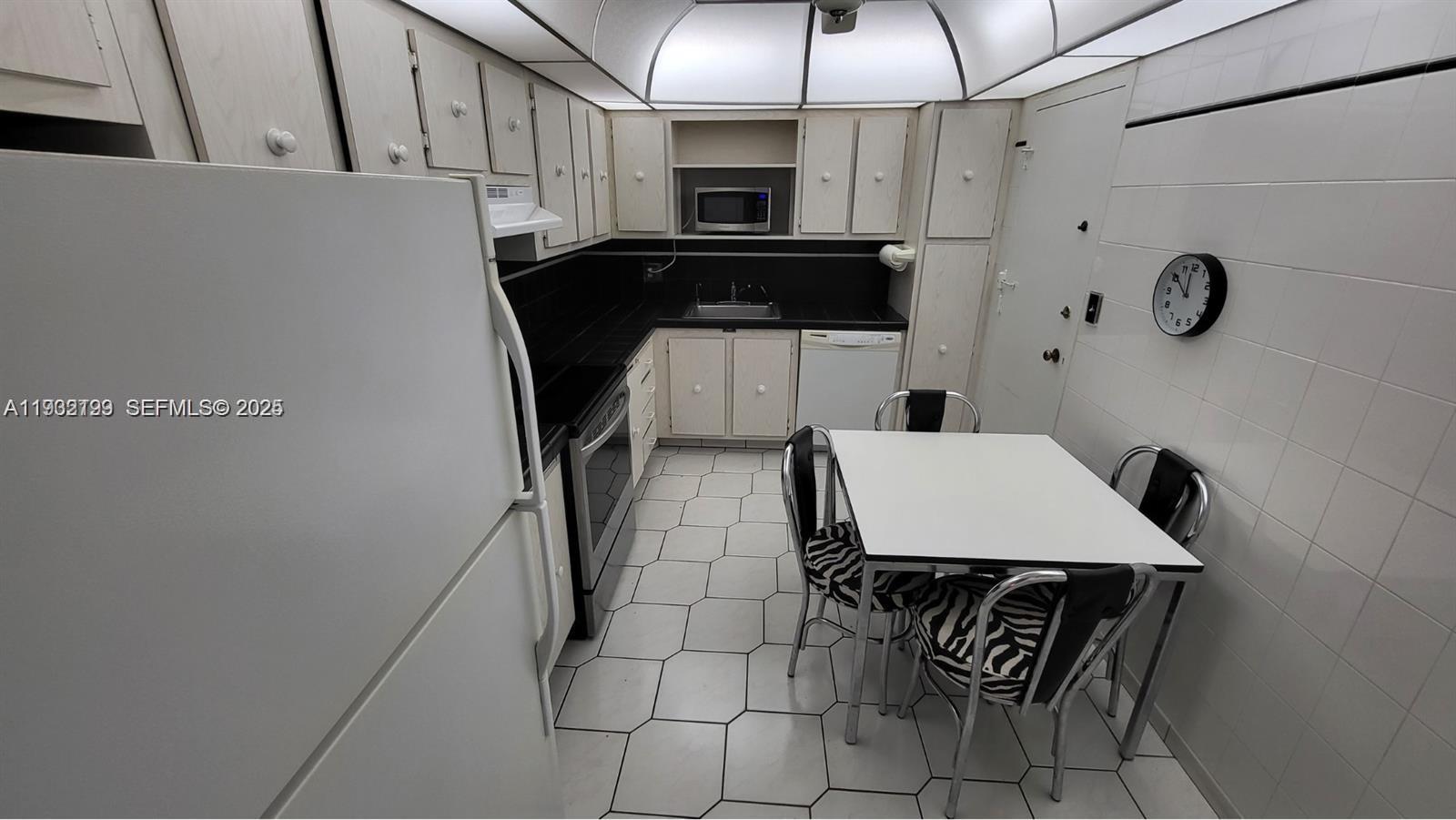 Photo of 3800 Ocean Dr  #1117, Hollywood, Florida, 33019 - 