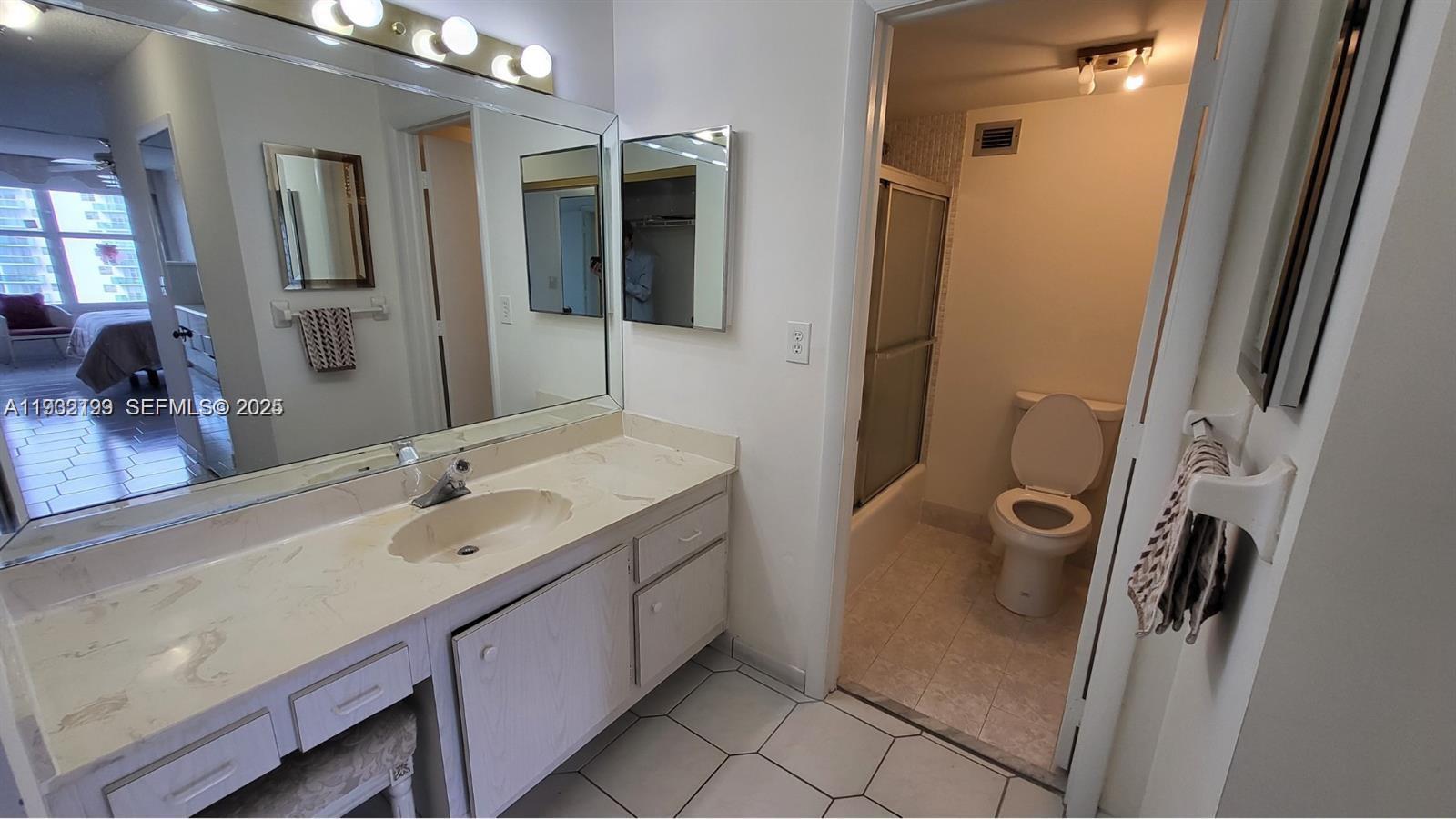 Photo of 3800 Ocean Dr  #1117, Hollywood, Florida, 33019 - 