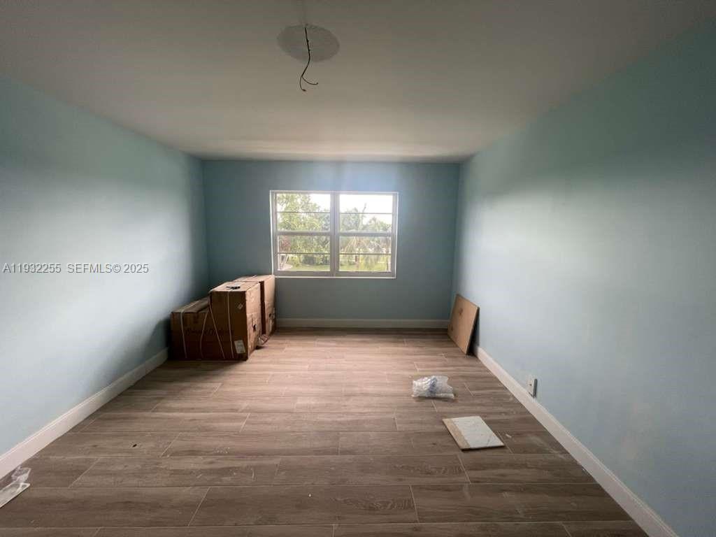 301 2 / 2 1292 sq. ft. $ 2025-12-17 0 foto