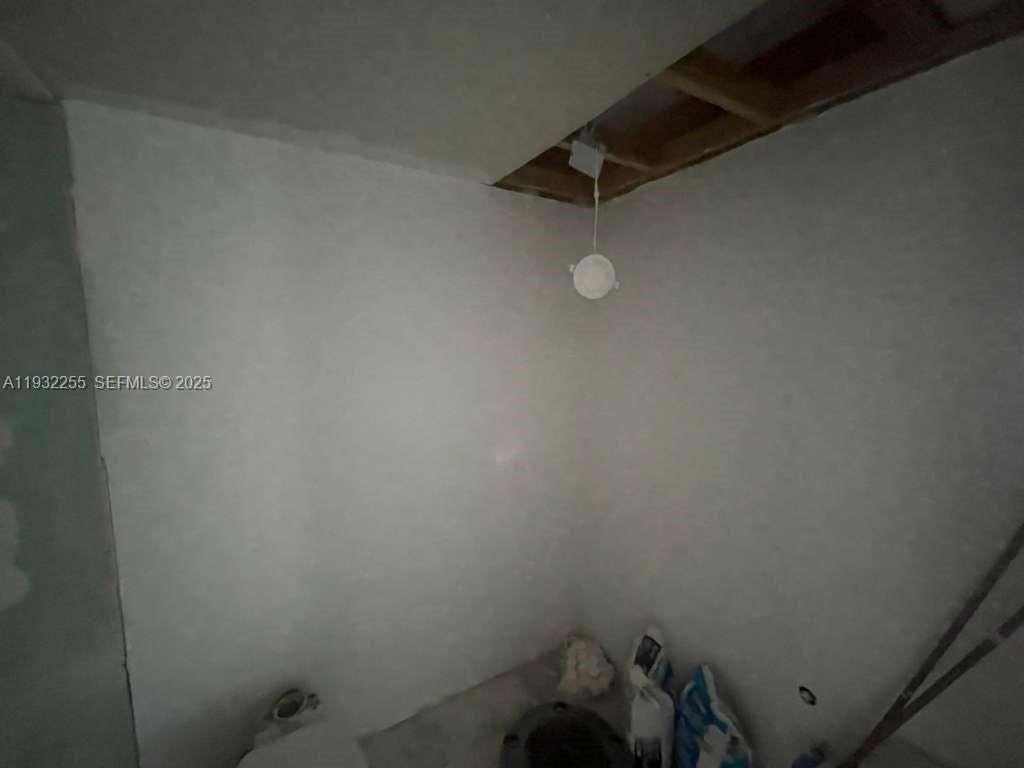 301 2 / 2 1292 sq. ft. $ 2025-12-17 0 foto