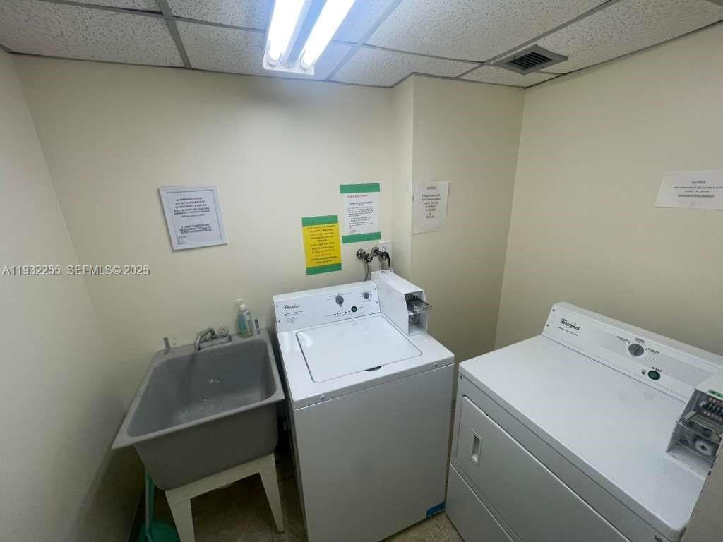 301 2 / 2 1292 sq. ft. $ 2025-12-17 0 foto