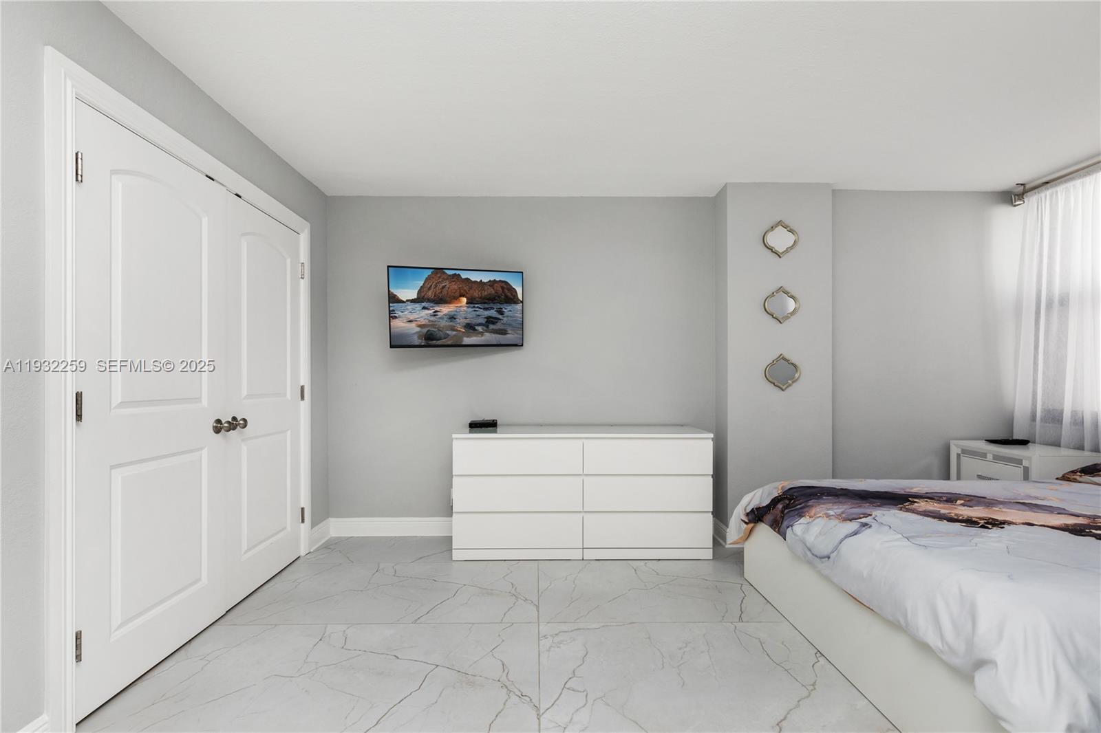 Photo of 2401 Ocean Dr  #1204, Hollywood, Florida, 33019 - 