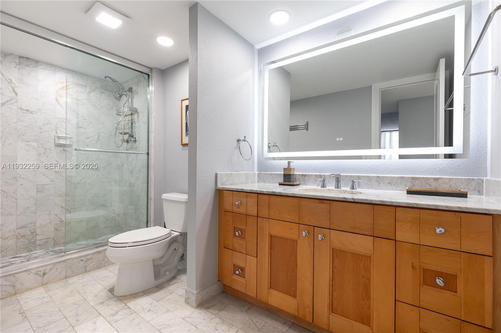 Photo of 2401 Ocean Dr  #1204, Hollywood, Florida, 33019 - 