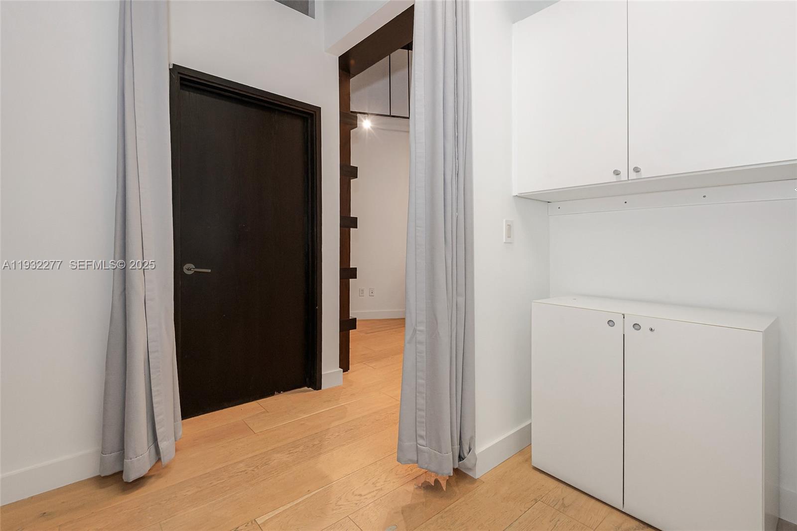 Подробнее 120 / кв.футов $ 2025-12-17 0 Фото