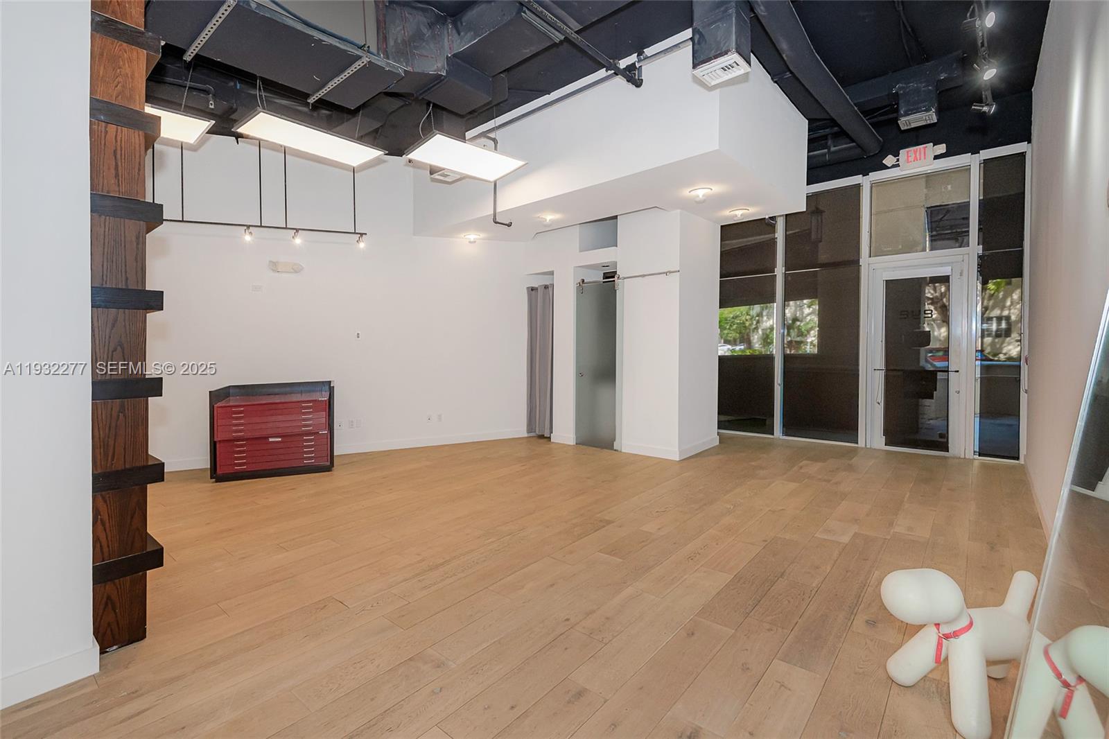 Подробнее 120 / кв.футов $ 2025-12-17 0 Фото