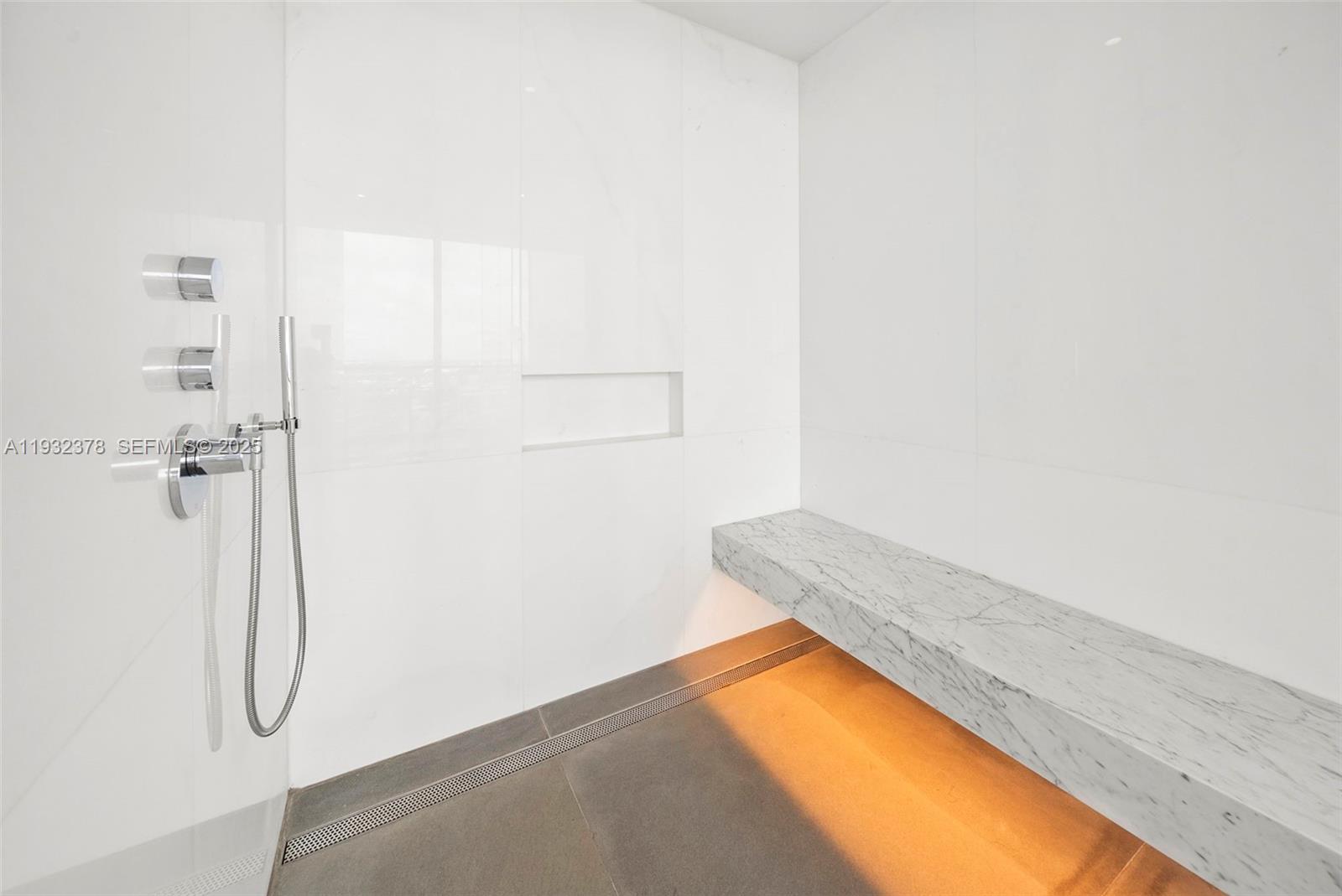 18B 3 / 4 2913 sq. ft. $ 2025-12-17 0 Photo