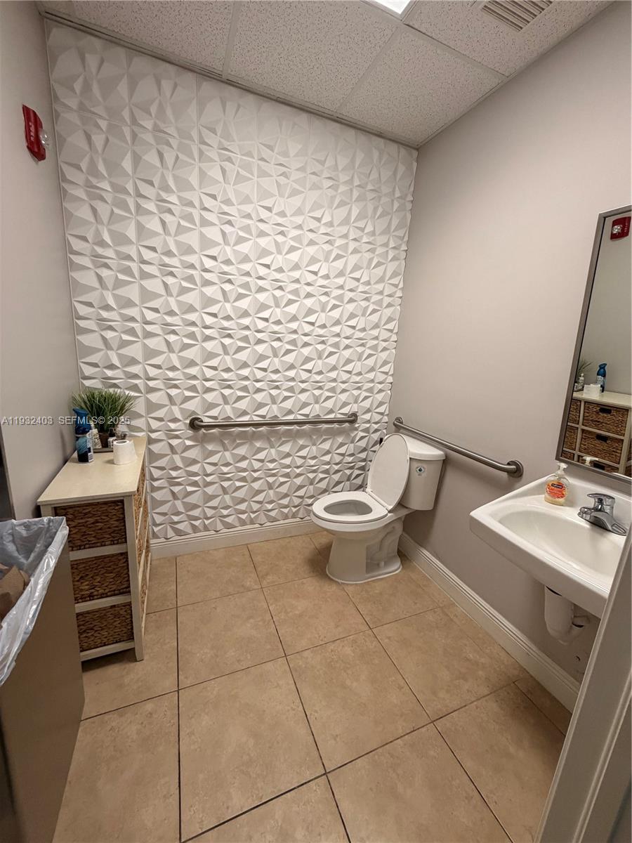 104  /   sq. ft. $ 2025-12-17 0 Photo