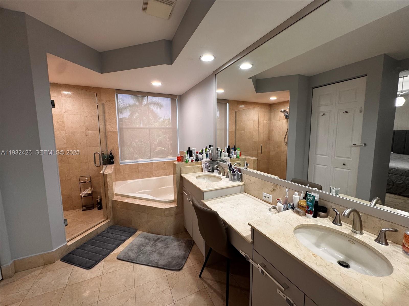 Photo of 876 Spinnaker Dr W  (876), Hollywood, Florida, 33019 - 