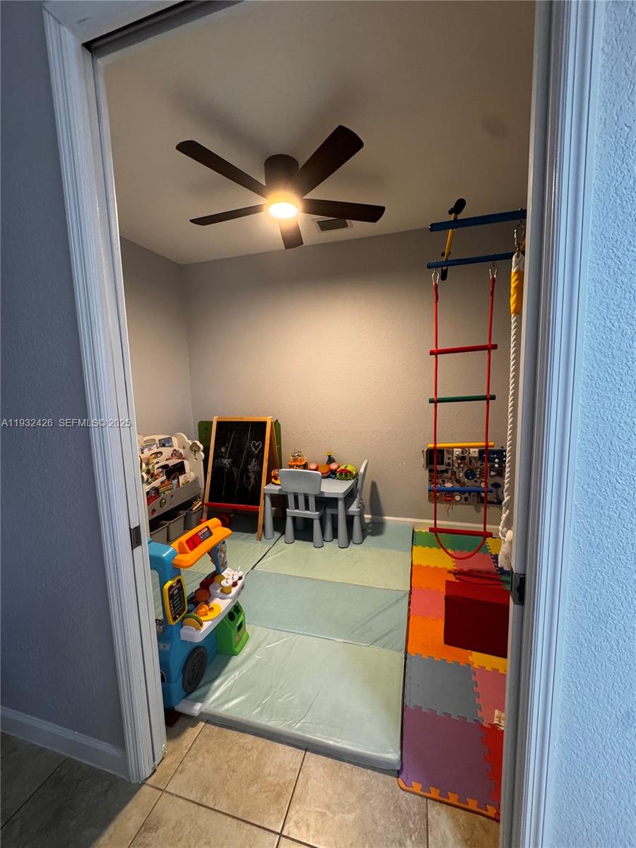 Photo of 876 Spinnaker Dr W  (876), Hollywood, Florida, 33019 - 