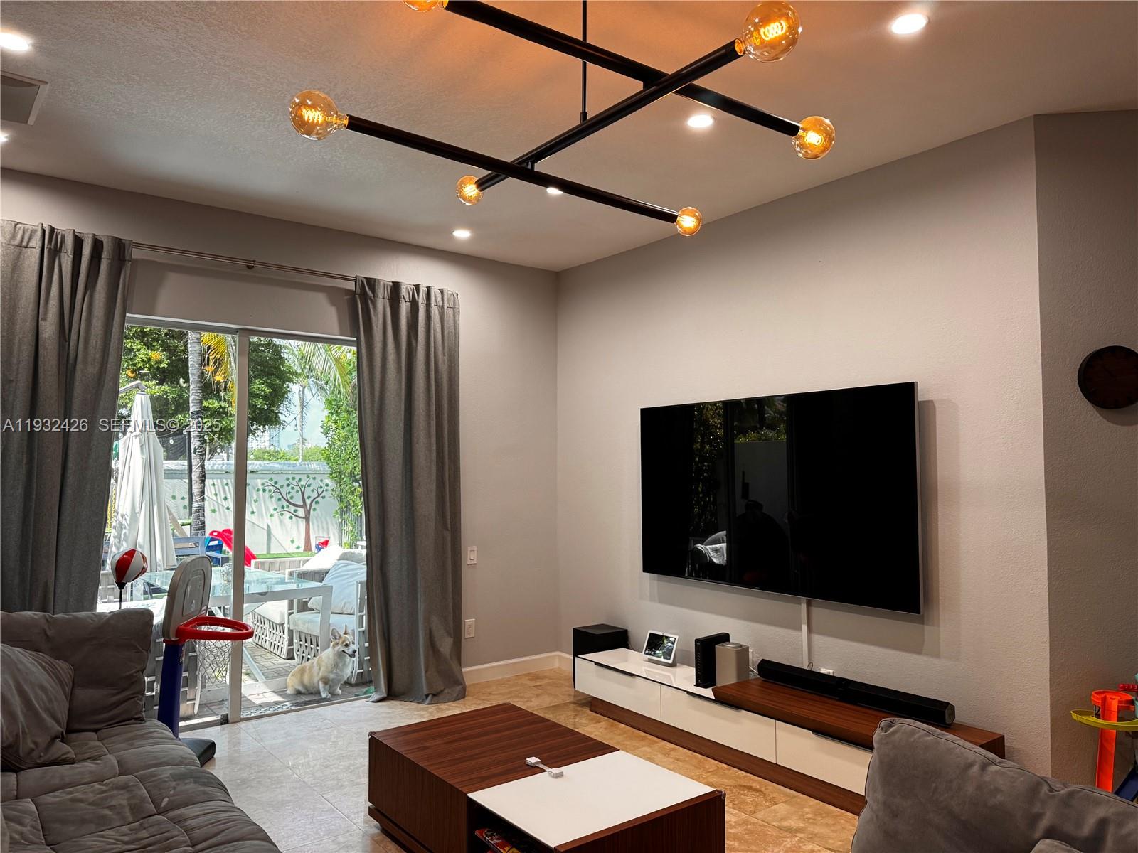 Photo of 876 Spinnaker Dr W  (876), Hollywood, Florida, 33019 - 