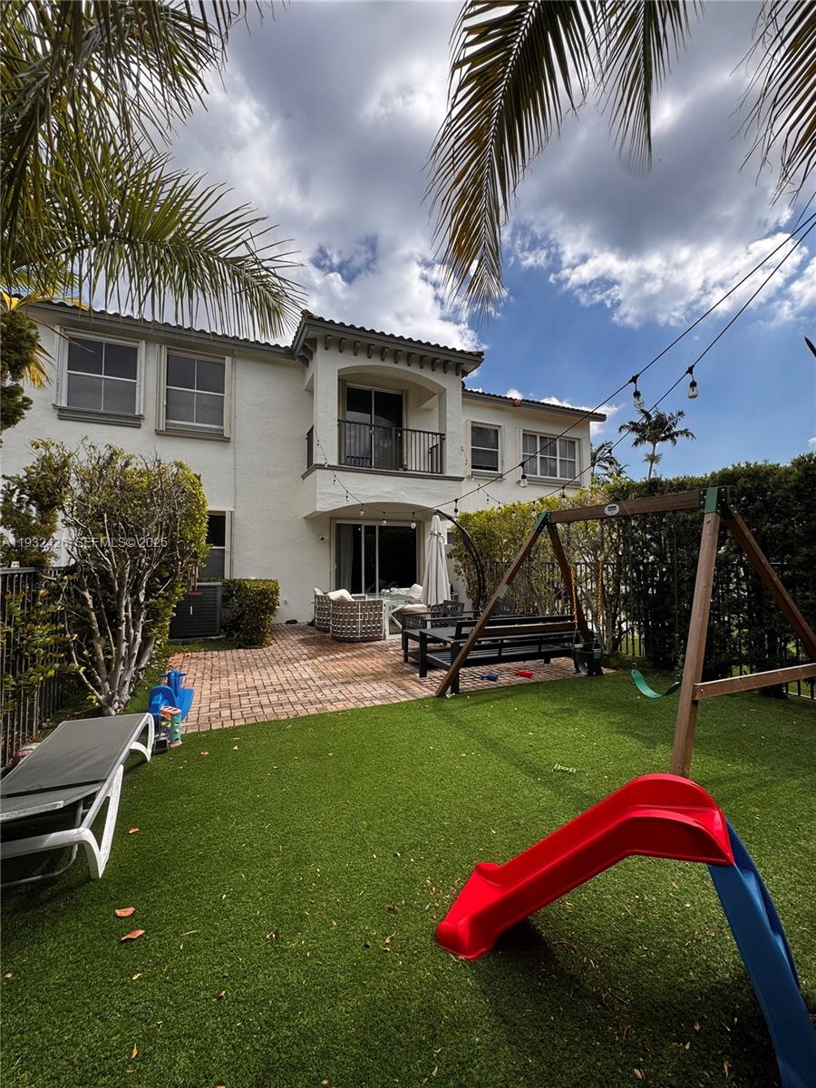 Photo of 876 Spinnaker Dr W  (876), Hollywood, Florida, 33019 - 