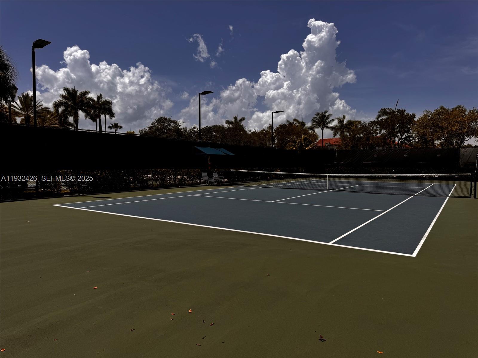 Photo of 876 Spinnaker Dr W  (876), Hollywood, Florida, 33019 - 