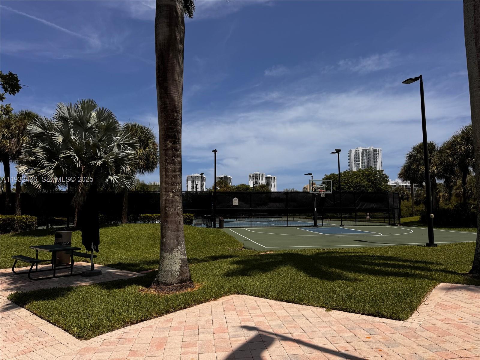Photo of 876 Spinnaker Dr W  (876), Hollywood, Florida, 33019 - 